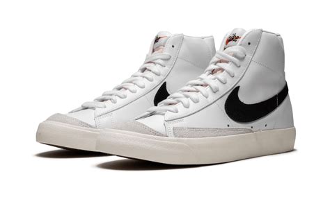 nike blazer mid'77 vintage white